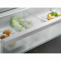Frigorífico Combinado Electrolux ENG7TE75S