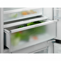 Frigorífico Combinado Electrolux ENG7TE75S