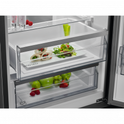 Frigorífico Combinado AEG RCB736E7ML